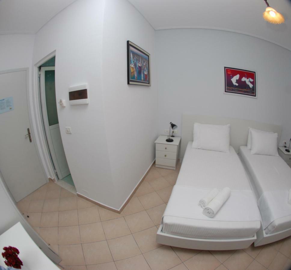 Hotel Ms Sarande Exterior photo